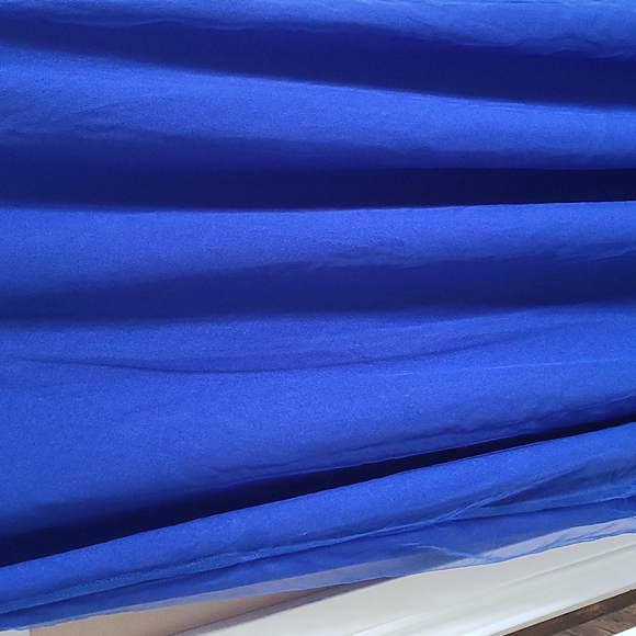 Gown - Picture 8 of 9